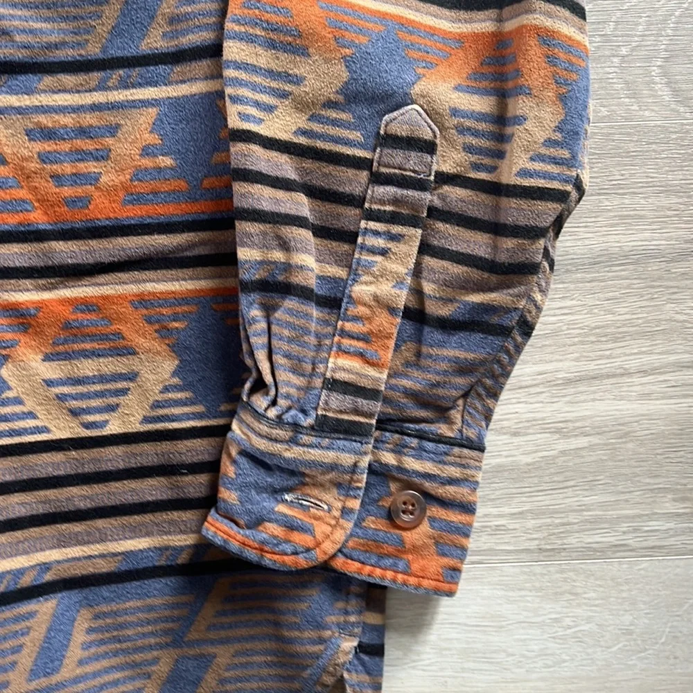 Cabelas button down - Picture 4 of 7